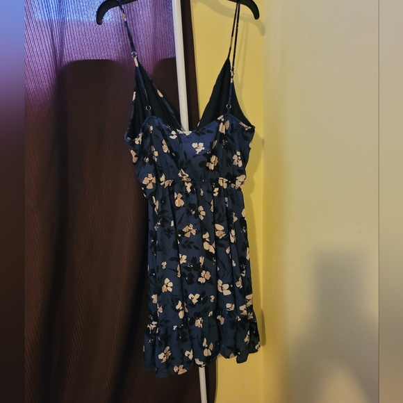 Saints and Hearts Floral Faux Wrap Dress, BNWT, Size M - Picture 2 of 7